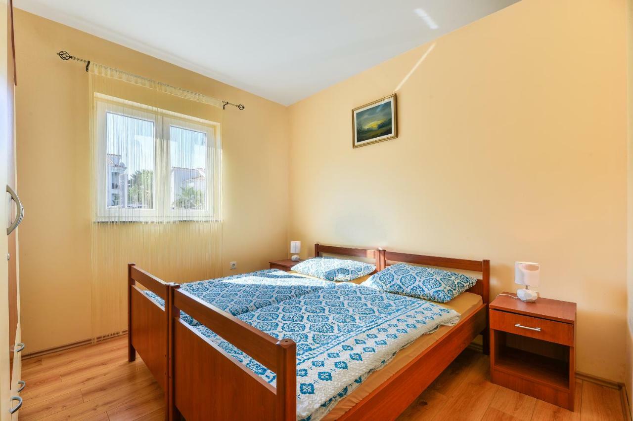 Apartments Dakovic Пакоштане Екстер'єр фото