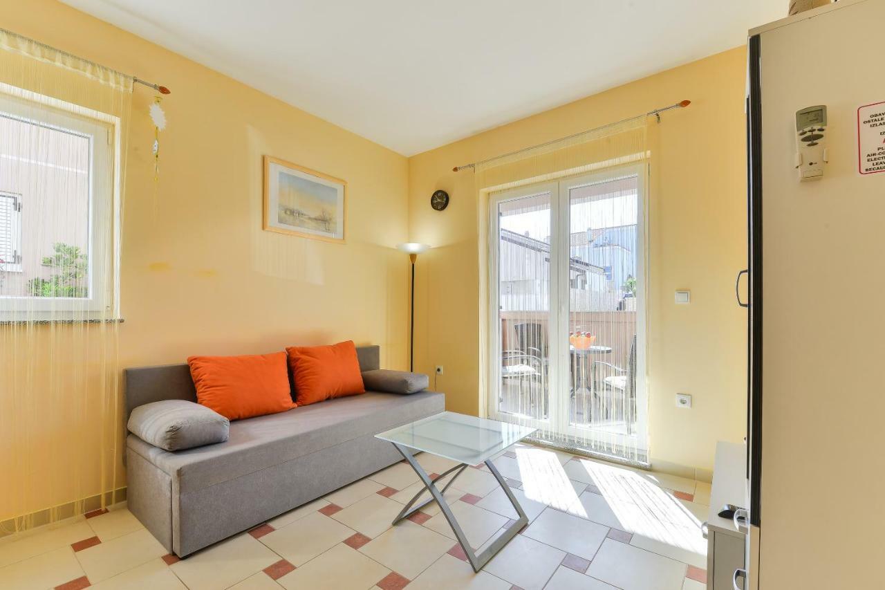 Apartments Dakovic Пакоштане Екстер'єр фото