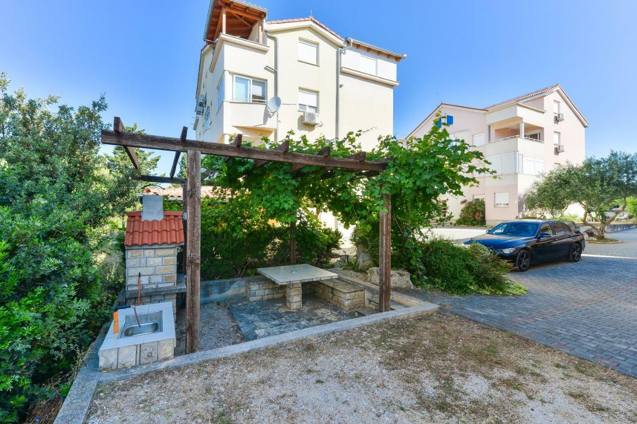 Apartments Dakovic Пакоштане Екстер'єр фото