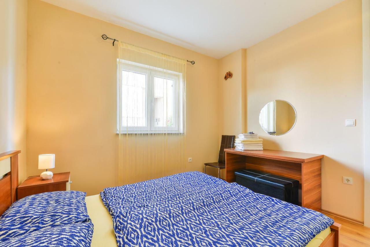 Apartments Dakovic Пакоштане Екстер'єр фото