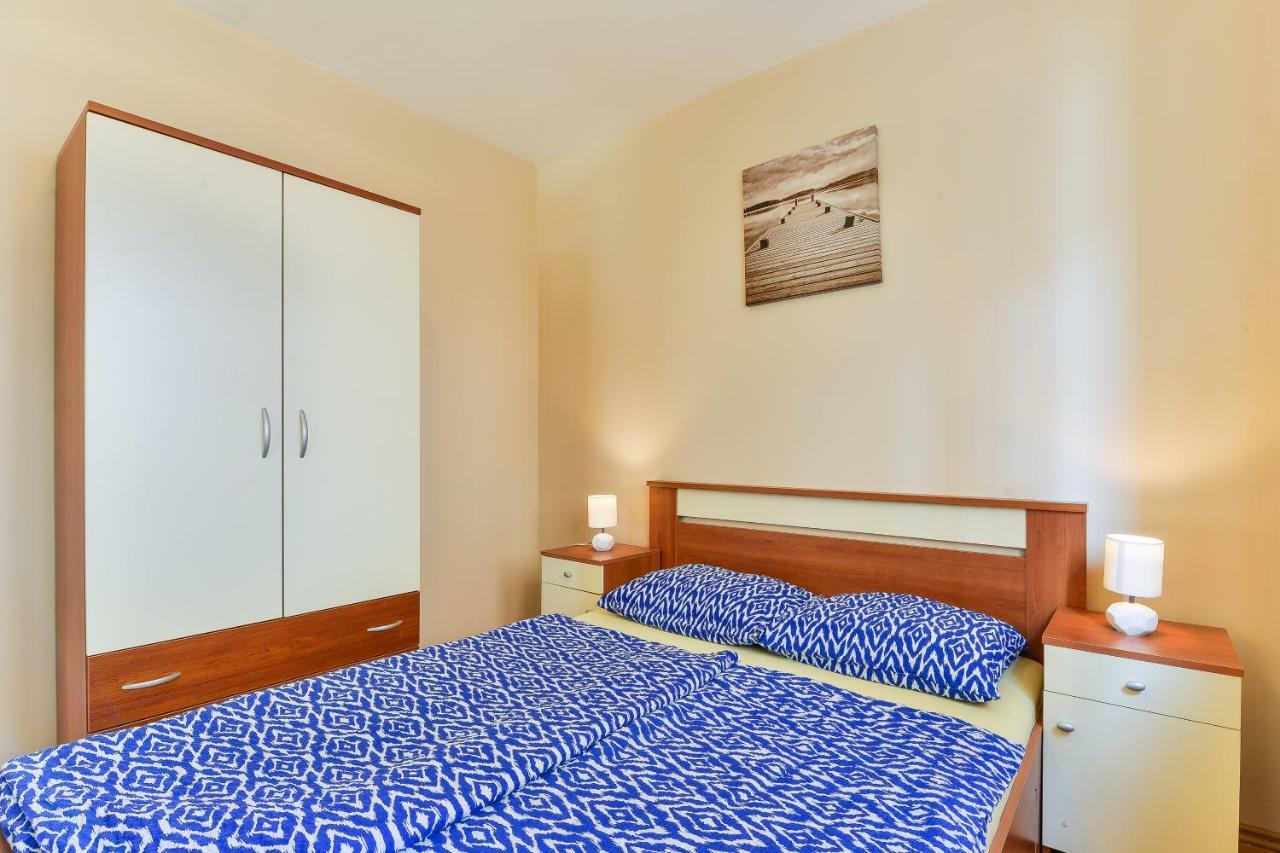 Apartments Dakovic Пакоштане Екстер'єр фото